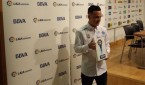 ROQUE MESA RECIBE PREMIO JUGADOR MES ENERO